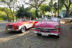 clients-in-a-convertible-old-timer-car3